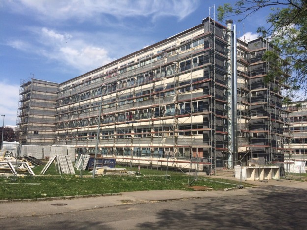 Lešení Layher jsme montovali kolem celých kolejí Strahov